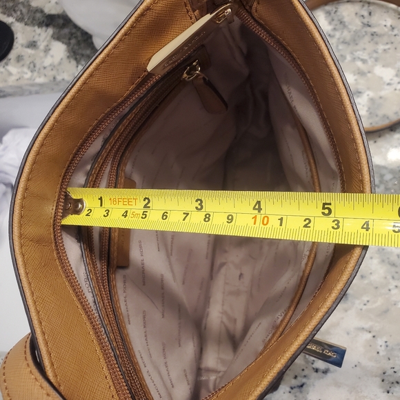 Michael Kors MK Brown Leather Bag Monogram Logo Crossbody Messenger EUC - Picture 16 of 16